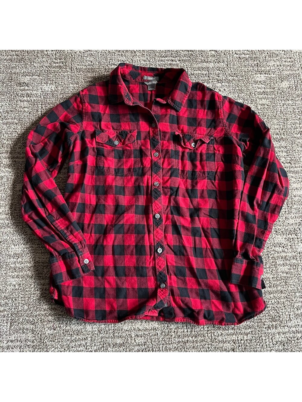 Eddie Bauer women’s Large buffalo plaid red black long sleeve button down shirt